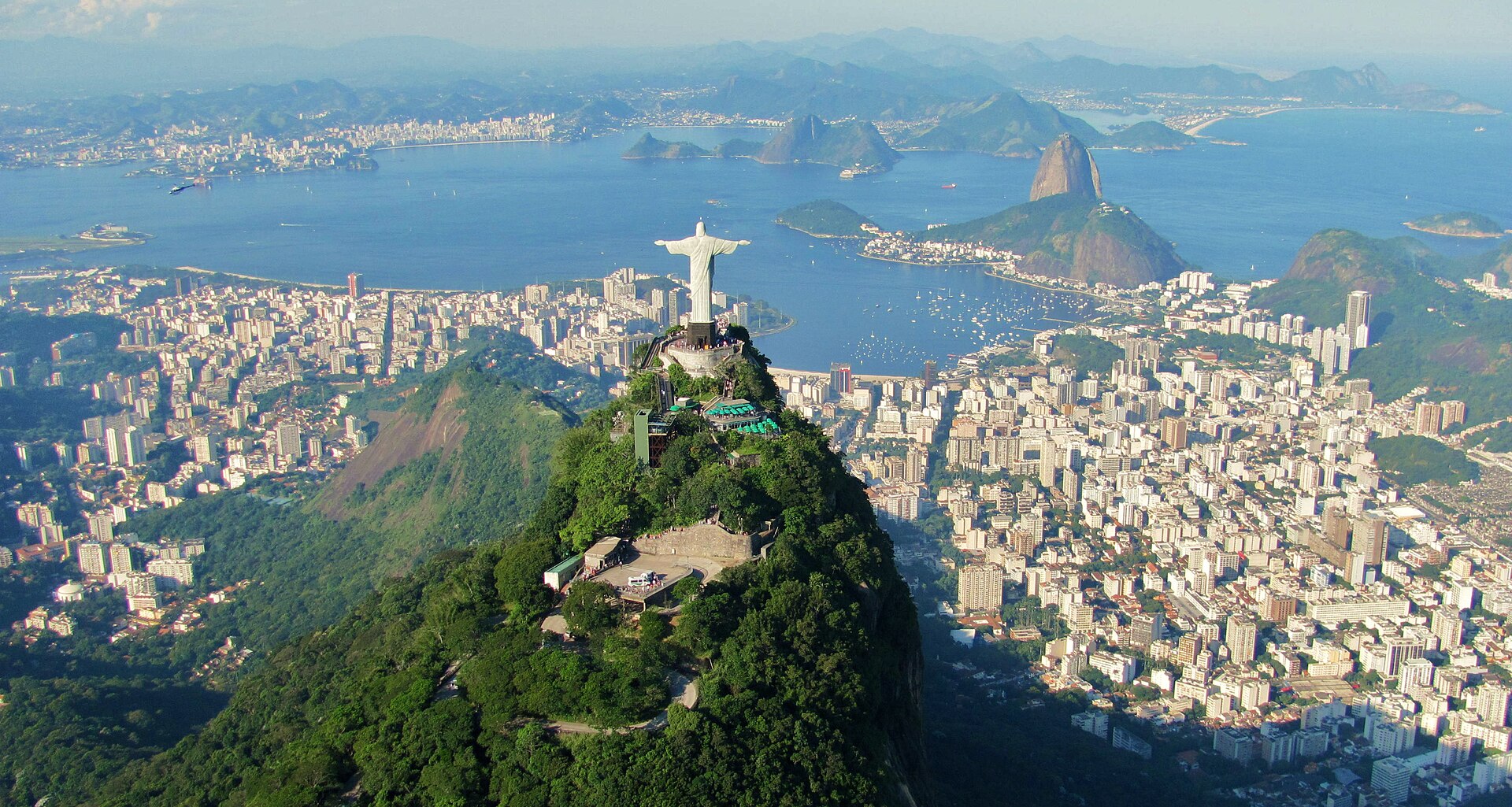 Rio de Janeiro (GIG) — aeropuerto internacional, photo via Wikimedia Commons (Wikipedia summary image)