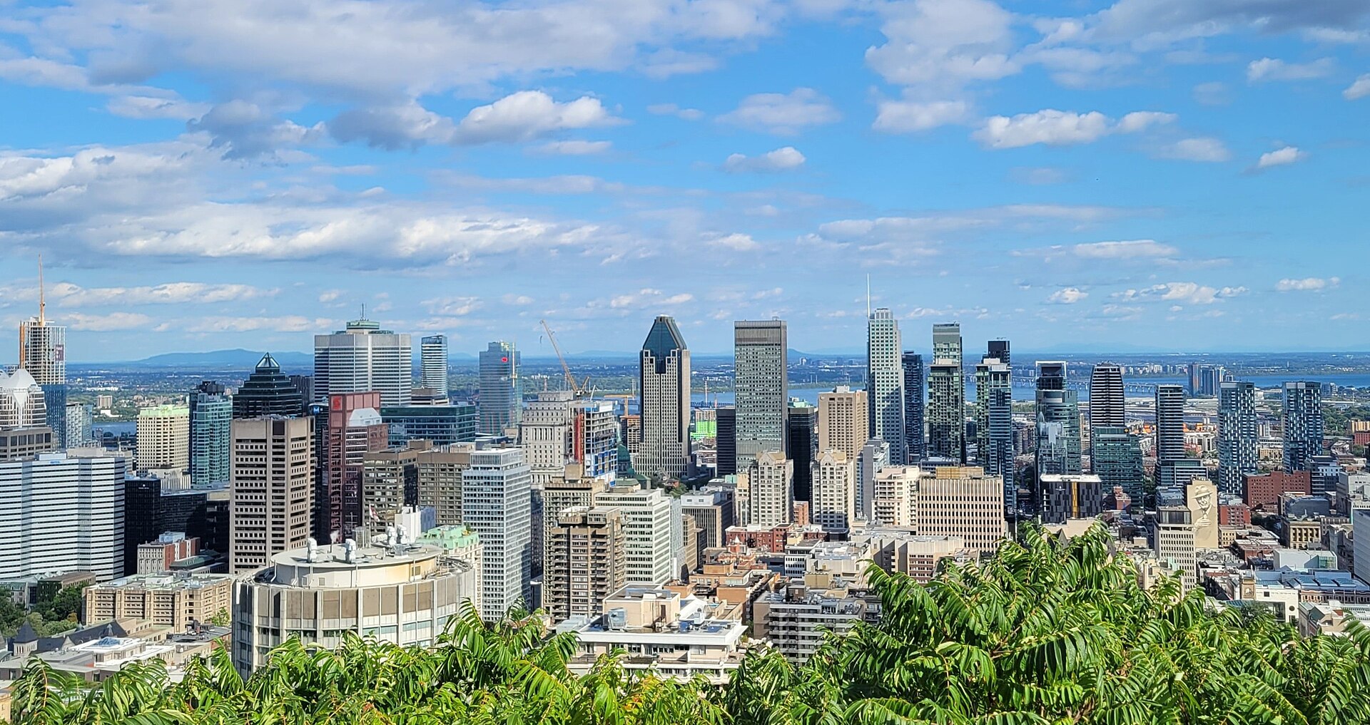 Montreal (YUL) — aeropuerto del corredor México-Europa (Camino, Schengen), photo via Wikimedia Commons (Wikipedia summary image)